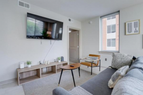 Wonderful 2BR Condo At Crystal City With Rooftop